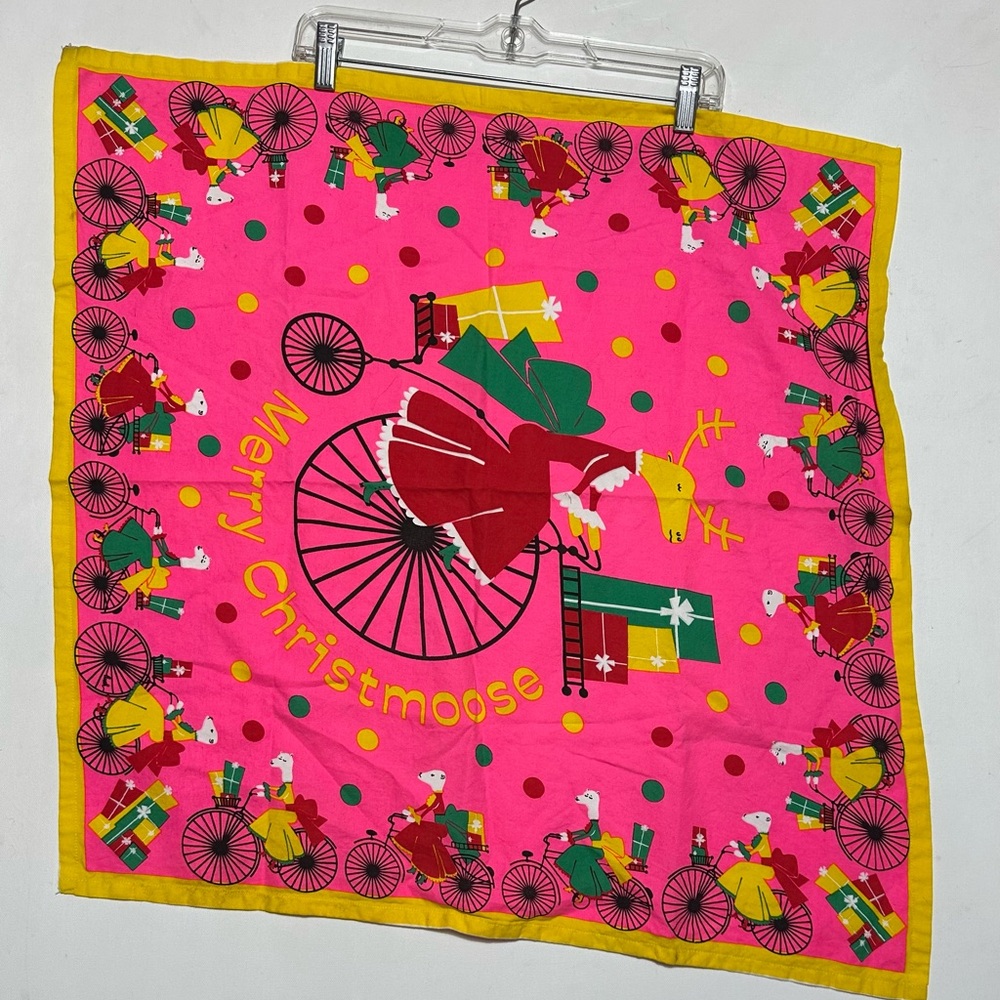 Lush Pink Knot Wrap with Festive Design
